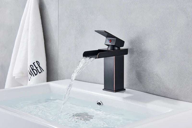 Robinet Cascade Noir pour Lavabo