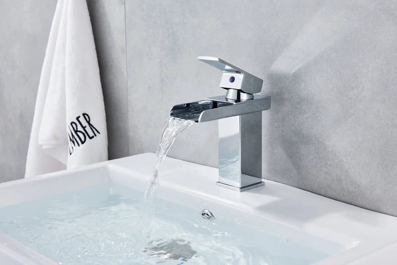 Robinet Cascade Noir pour Lavabo