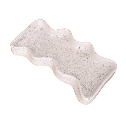Plateau Wave rectangulaire en céramique blanche mouchetée